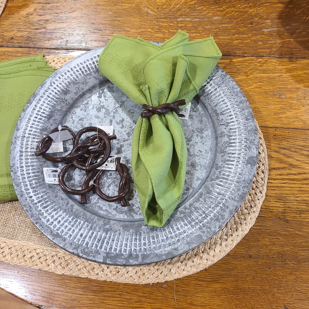Table Setting, Chargers Cloth Napkins And Napkins Rings